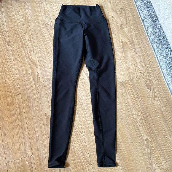 ALO Yoga Pants - Alo Black Leggings